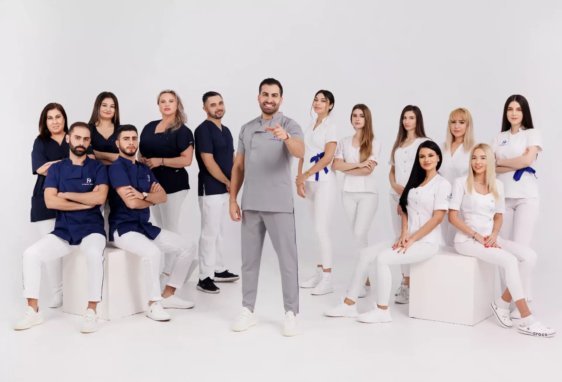 Echipa Smile Design București — Dr. Abboud și cei 16 specialiști