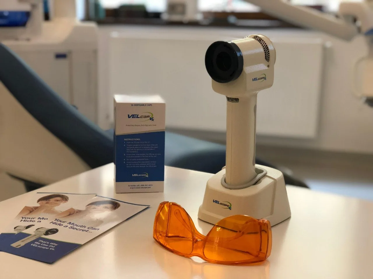 Aparatul VELscope VX pentru depistarea cancerului oral la clinica Smile Design